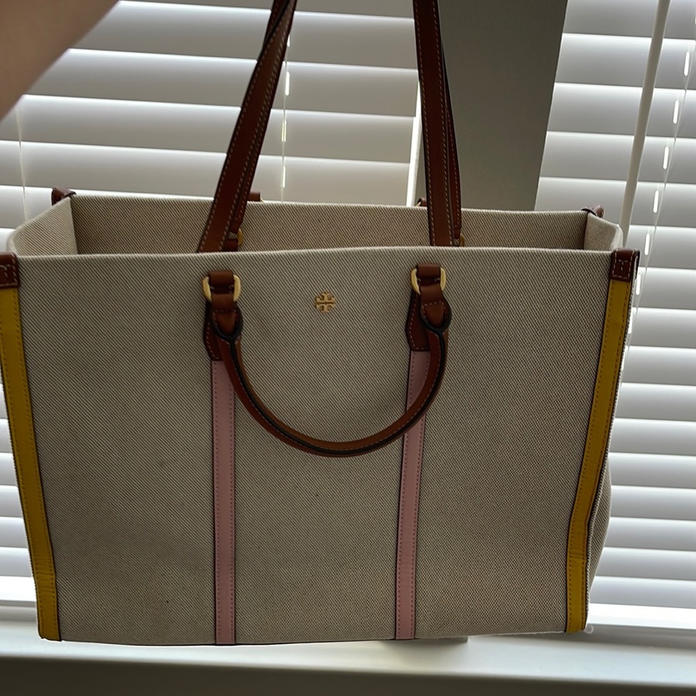TORY BURCH CANVAS TOTE BUG AND SMALL HANDLE